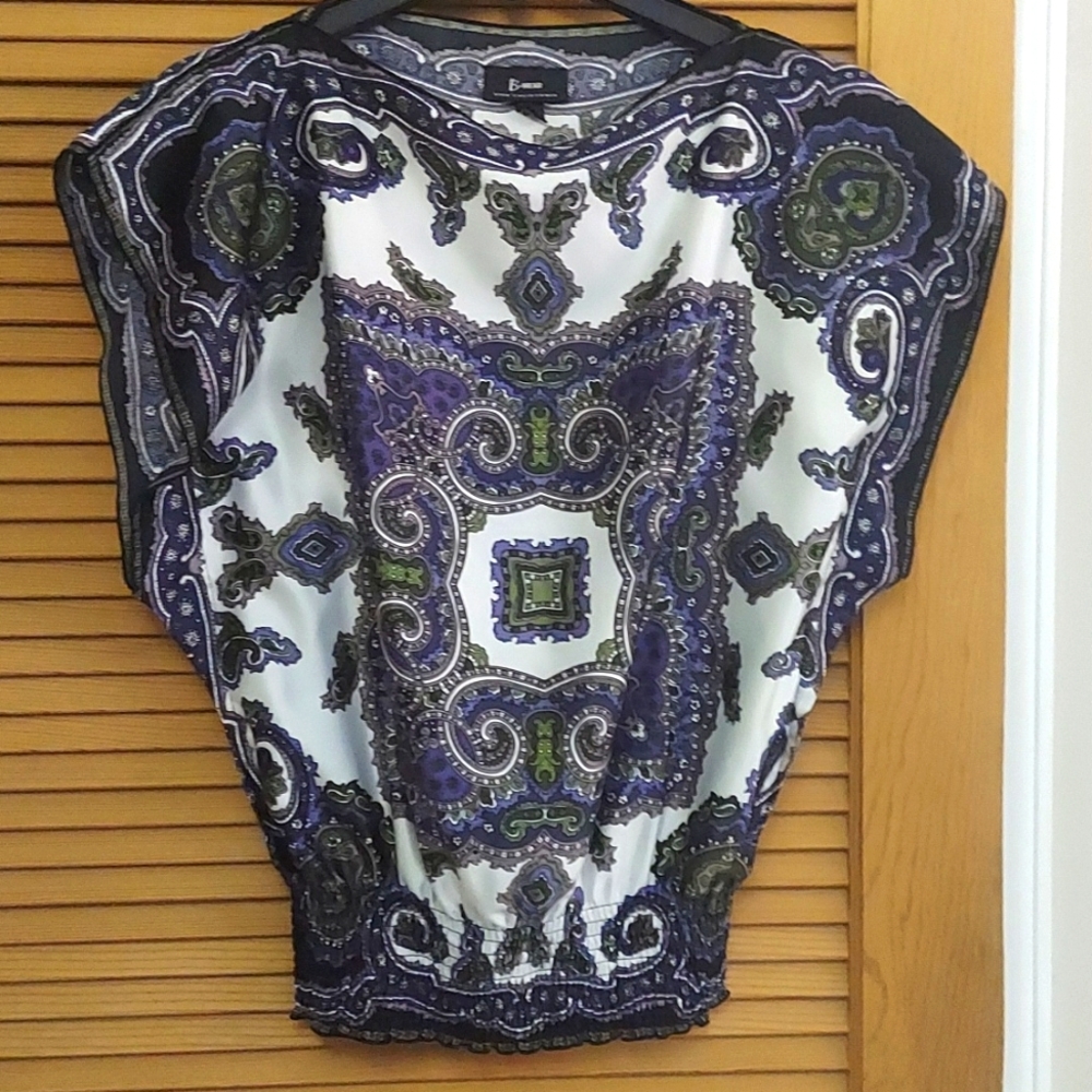 Silky bandana blouse like new size medium